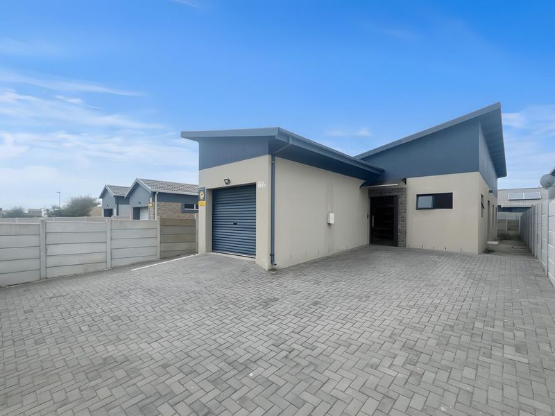 House For Sale In Port Elizabeth - Photo 3