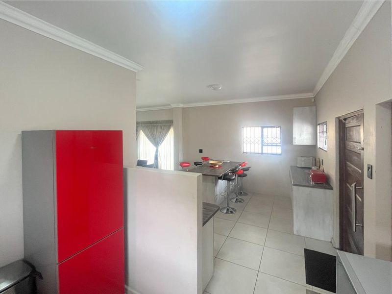 House For Sale In Port Elizabeth - Photo 10