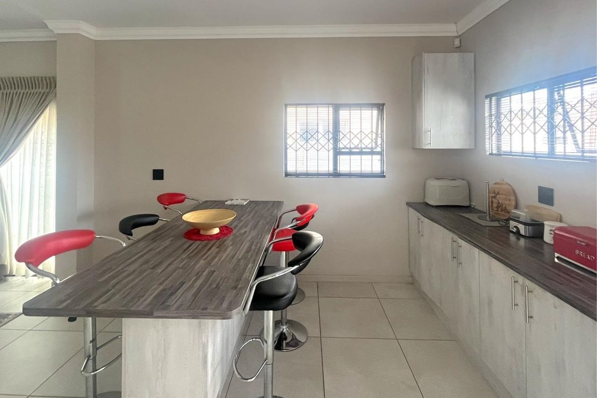 House For Sale In Port Elizabeth - Photo 5