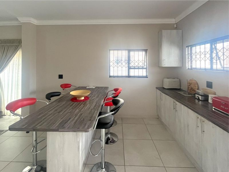 House For Sale In Port Elizabeth - Photo 5