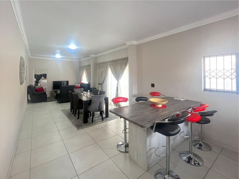 House For Sale In Port Elizabeth - Photo 4