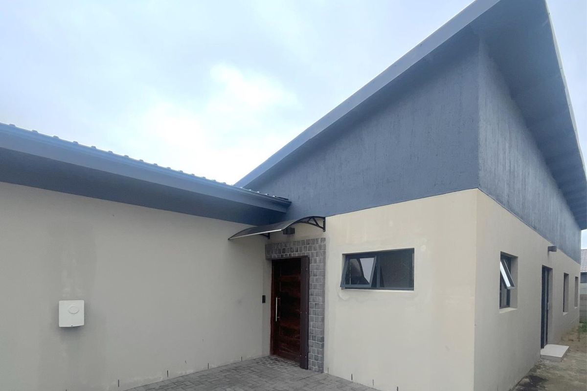 House For Sale In Port Elizabeth - Photo 2