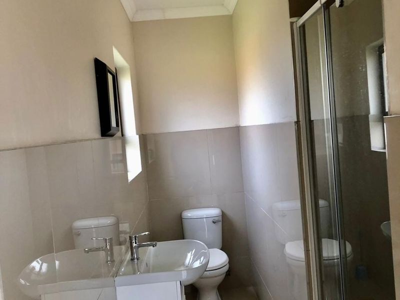 House For Sale In East London - Photo 7