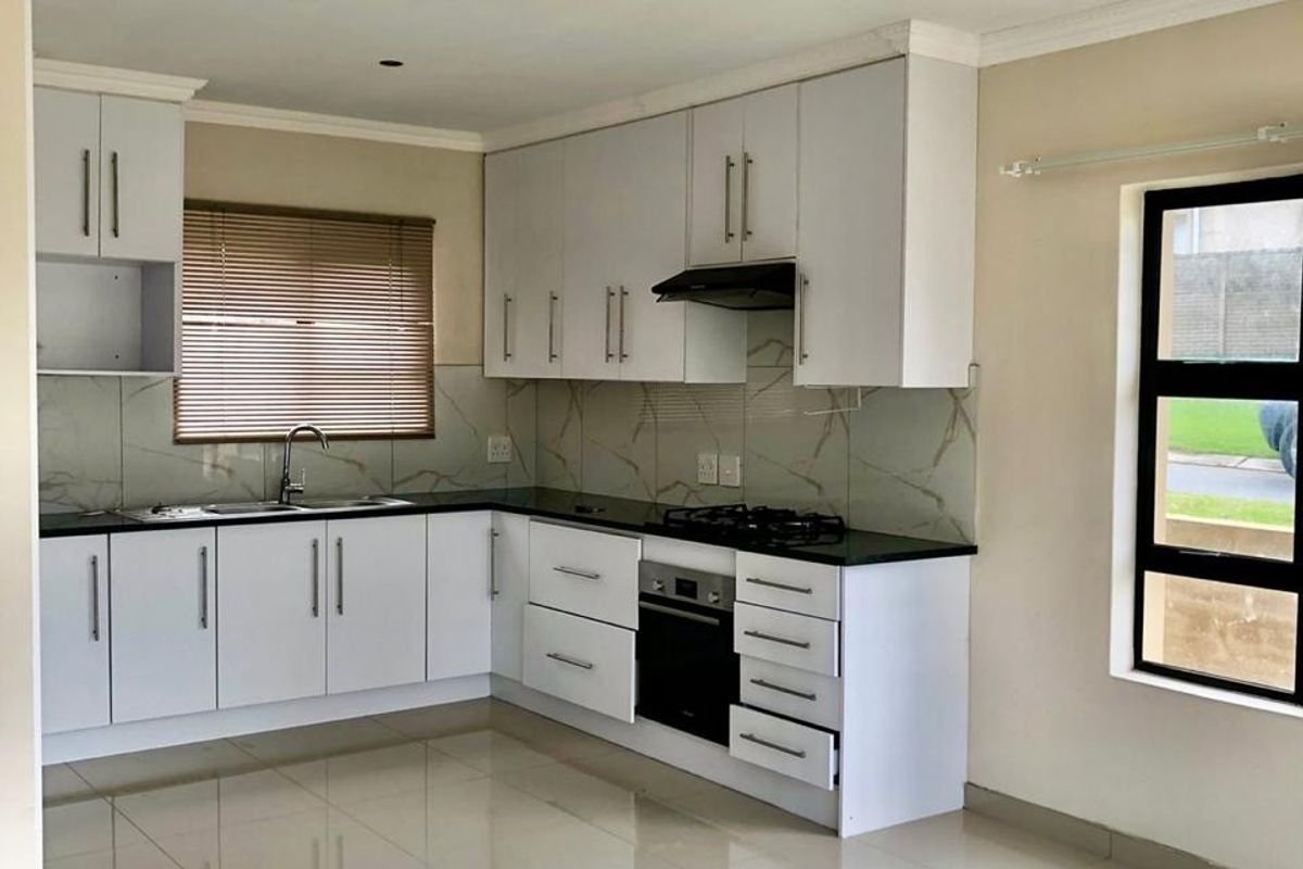 House For Sale In East London - Photo 2