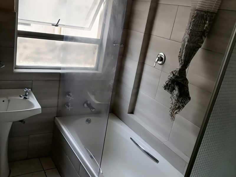 Apartment For Sale In East London - Photo 8