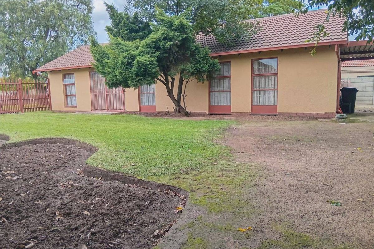 House For Sale In Brakpan - Photo 4