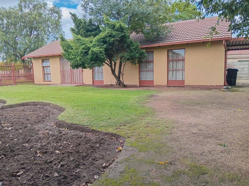 House For Sale In Brakpan - Photo 4