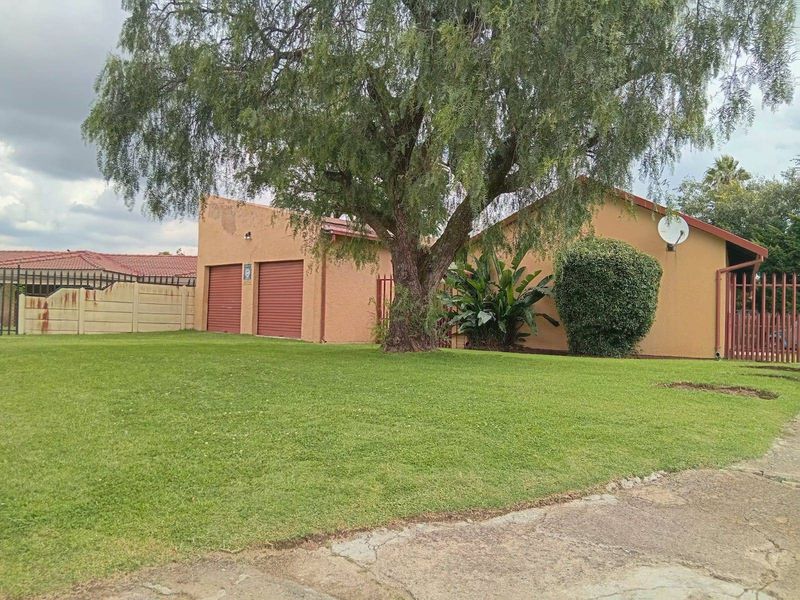 House For Sale In Brakpan - Photo 8