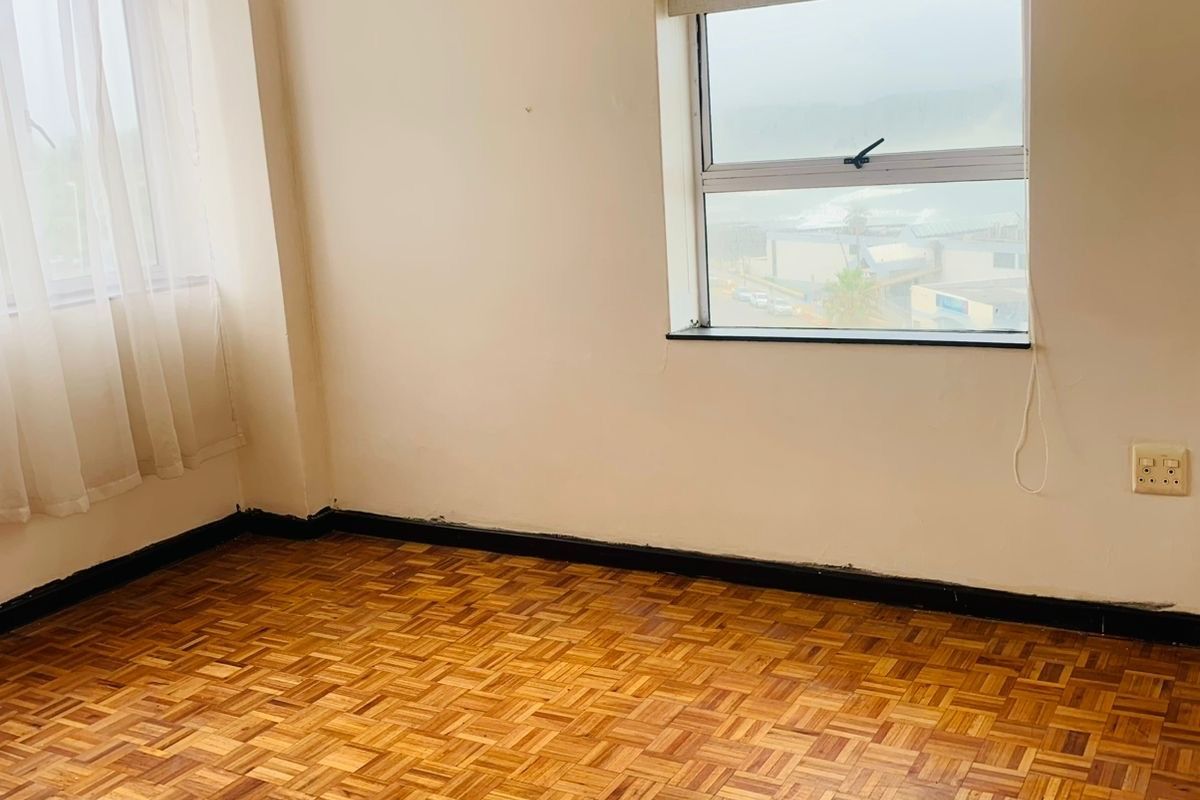 Apartment For Sale In East London - Photo 3