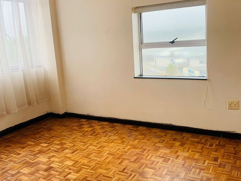 Apartment For Sale In East London - Photo 3