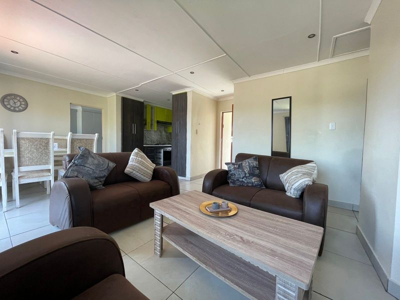 Townhouse For Sale In East London - Photo 6