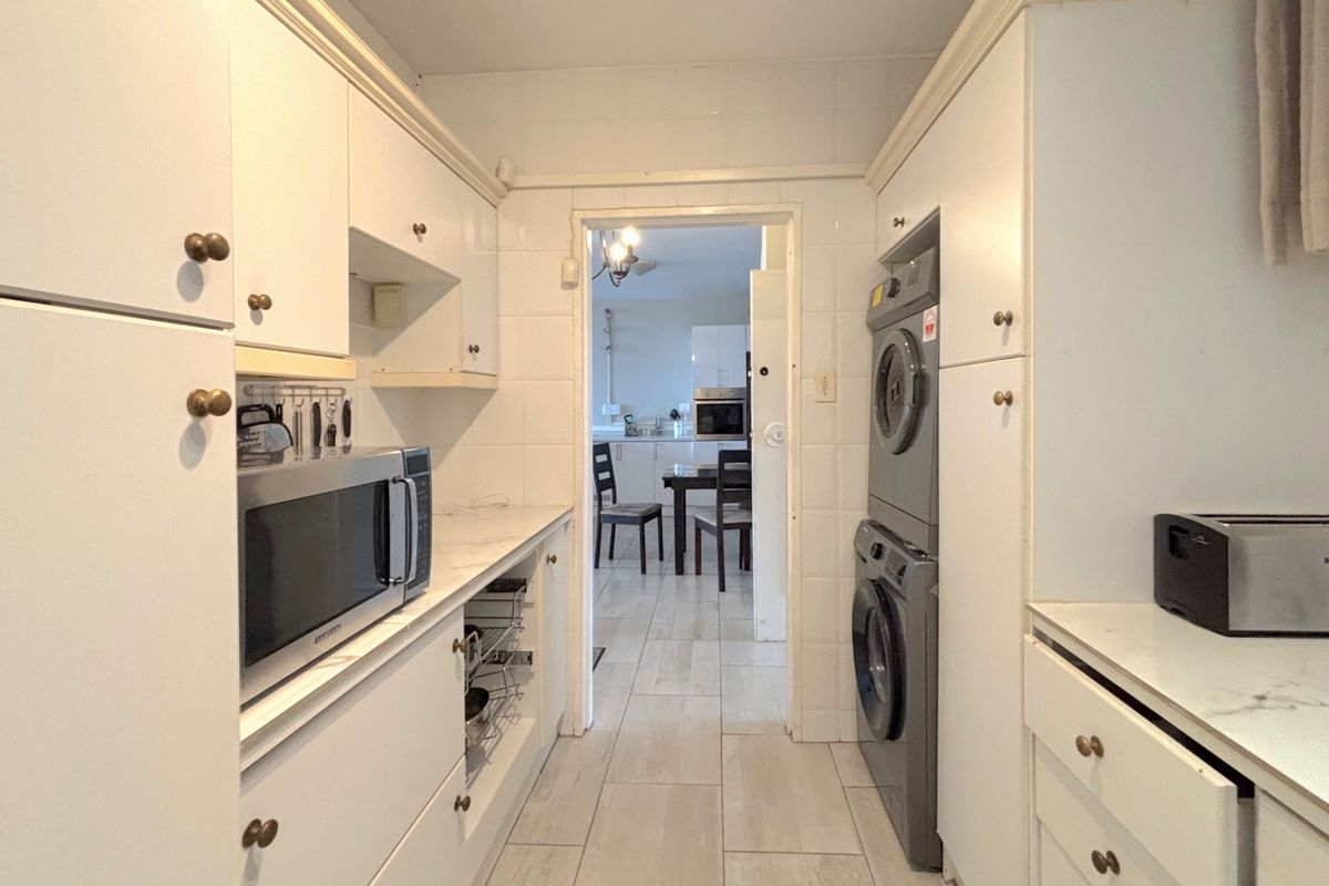 Apartment For Sale In Port Elizabeth - Photo 4