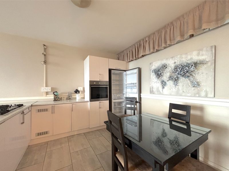 Apartment For Sale In Port Elizabeth - Photo 5