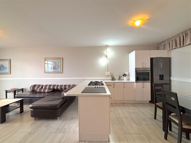 Apartment For Sale In Port Elizabeth - Photo 6