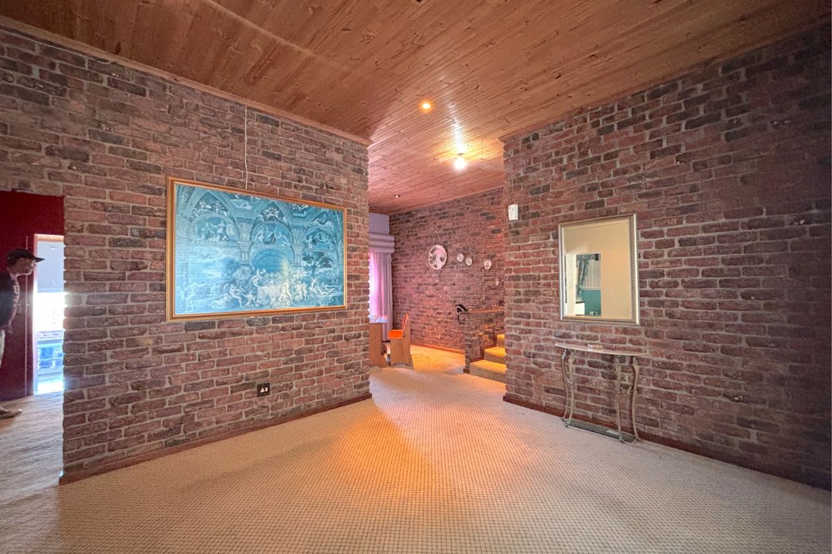 House For Sale In Port Elizabeth - Photo 2