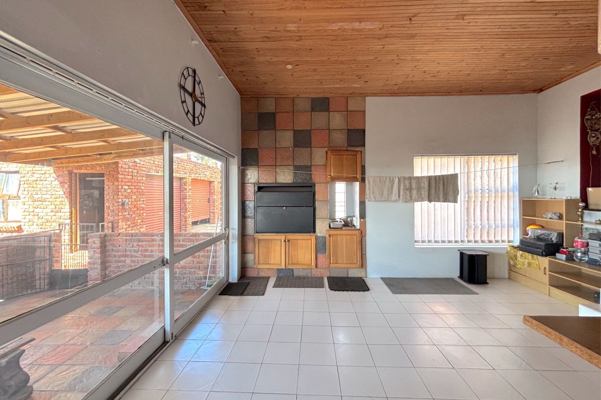 House For Sale In Port Elizabeth - Photo 4