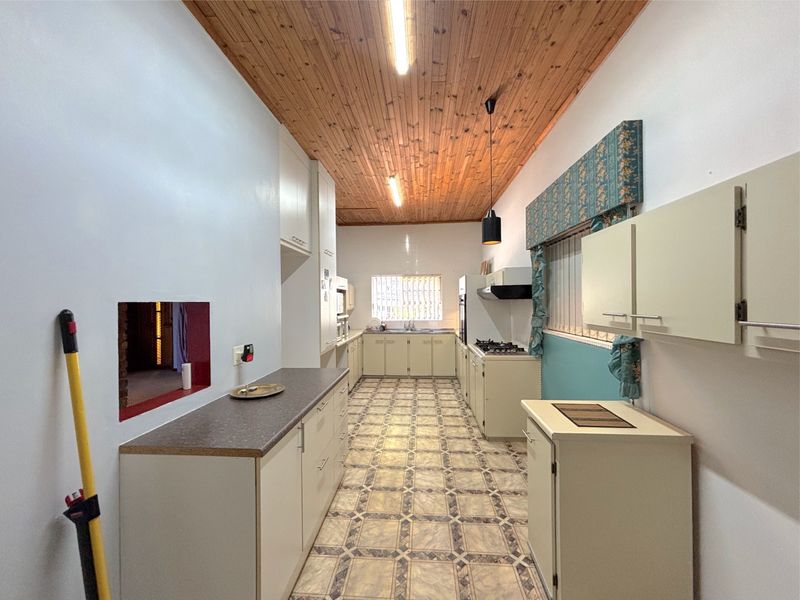 House For Sale In Port Elizabeth - Photo 7