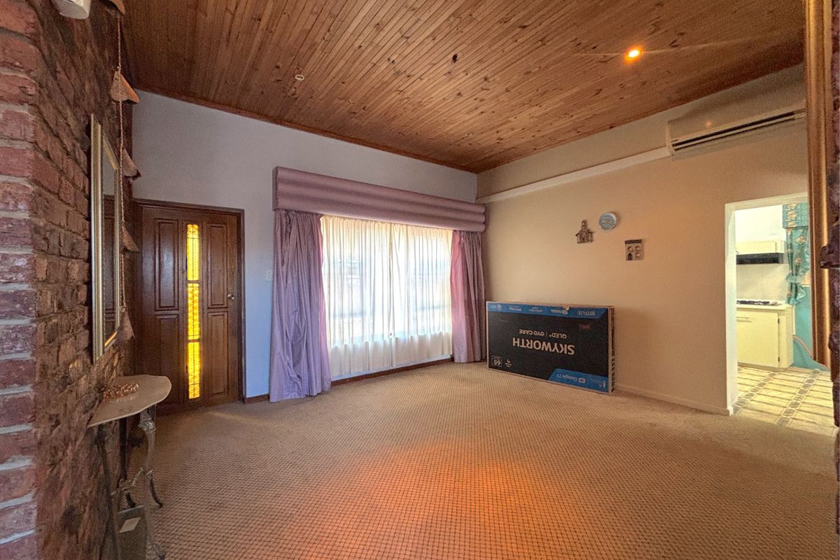 House For Sale In Port Elizabeth - Photo 3