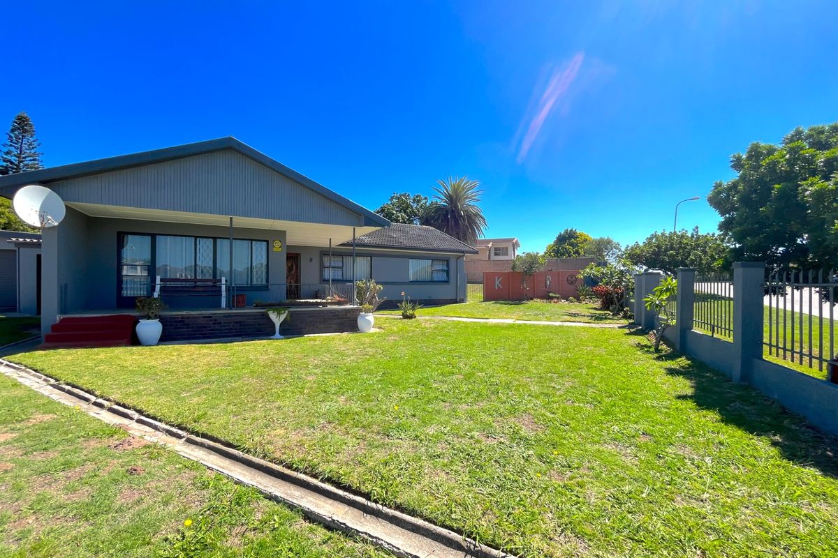 House For Sale In Port Elizabeth - Photo 3