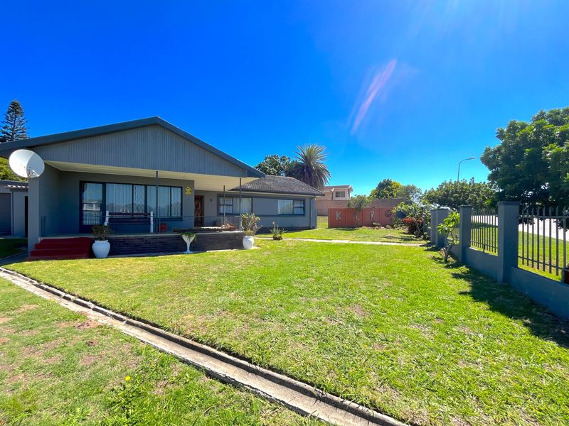 House For Sale In Port Elizabeth - Photo 3