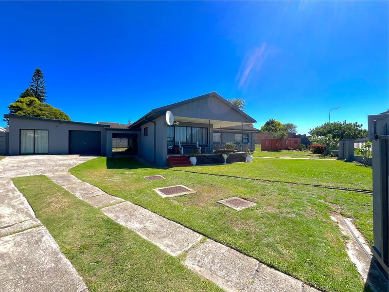 House For Sale In Port Elizabeth - Photo 4