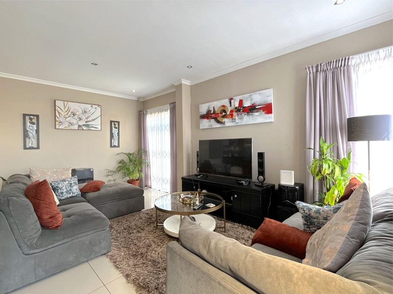 House For Sale In Port Elizabeth - Photo 4