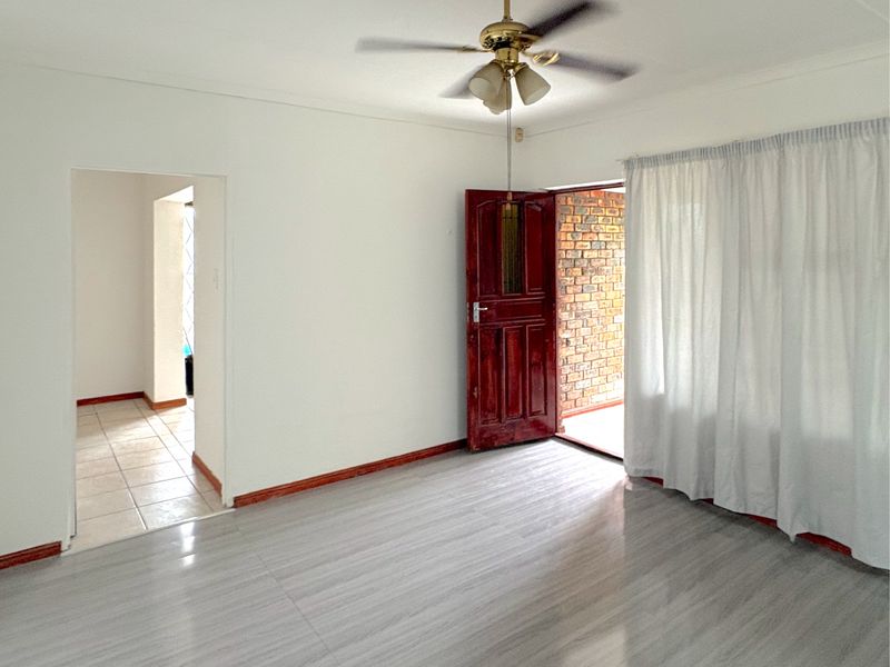 House For Sale In Uitenhage - Photo 10