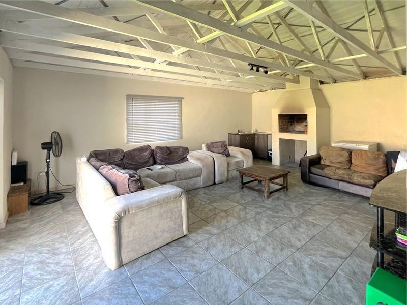 House For Sale In Port Elizabeth - Photo 4