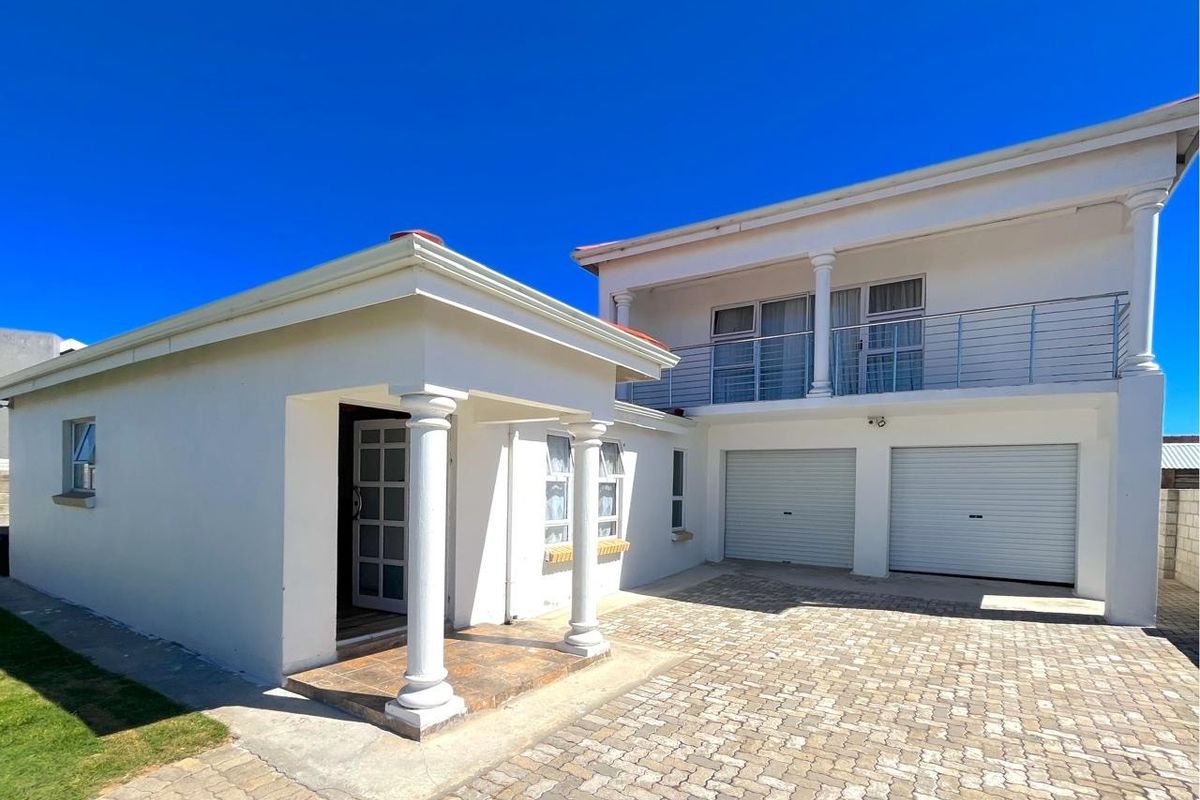 House For Sale In Port Elizabeth - Photo 2