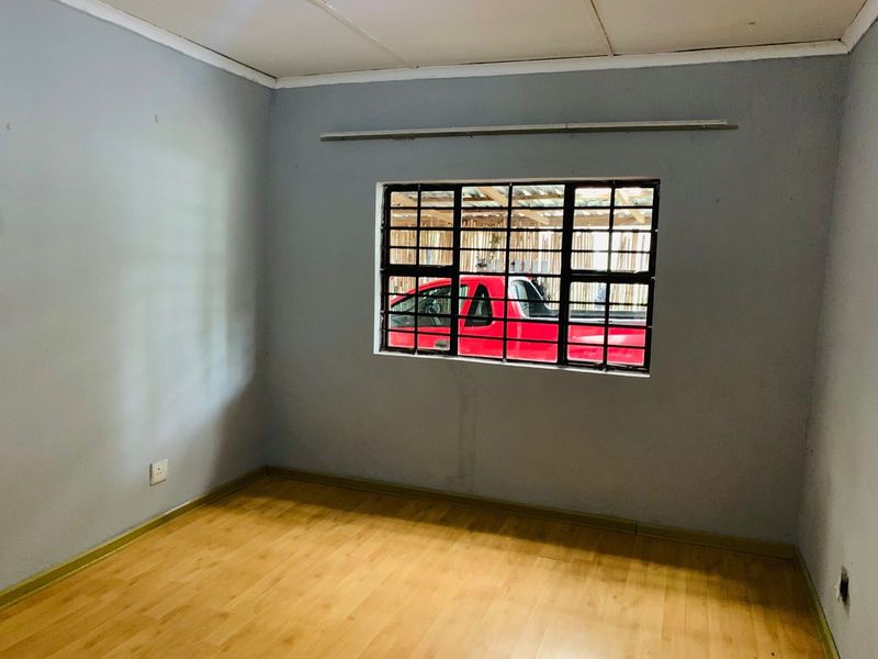 Farm For Sale In East London - Photo 7