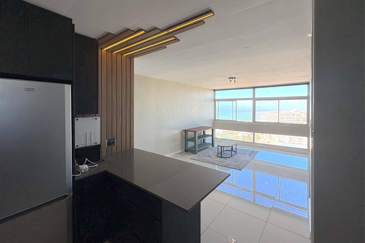 Apartment Rental Monthly In Port Elizabeth - Photo 2