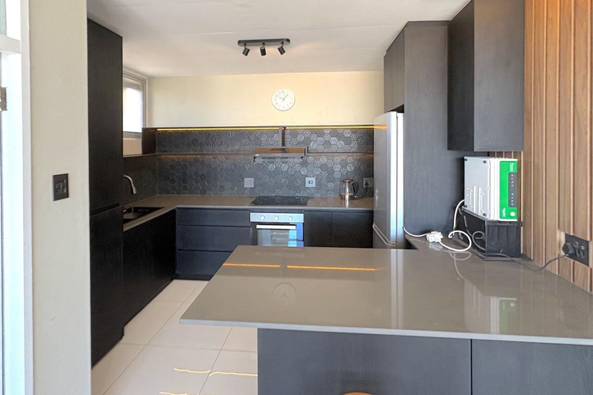 Apartment Rental Monthly In Port Elizabeth - Photo 5