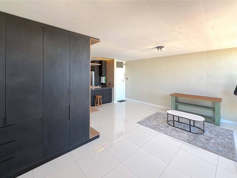 Apartment Rental Monthly In Port Elizabeth - Photo 4