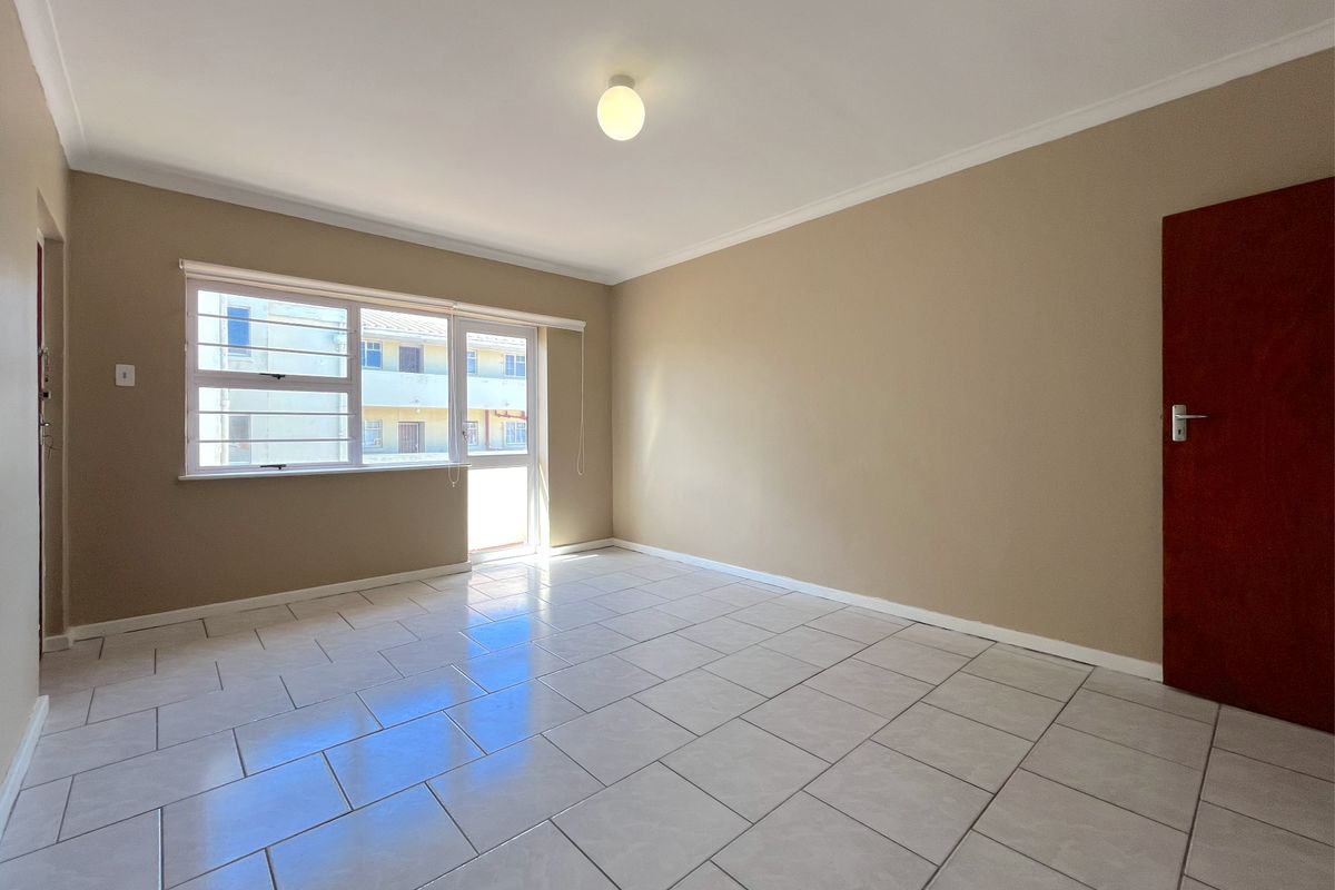 Apartment For Sale In Port Elizabeth - Photo 5