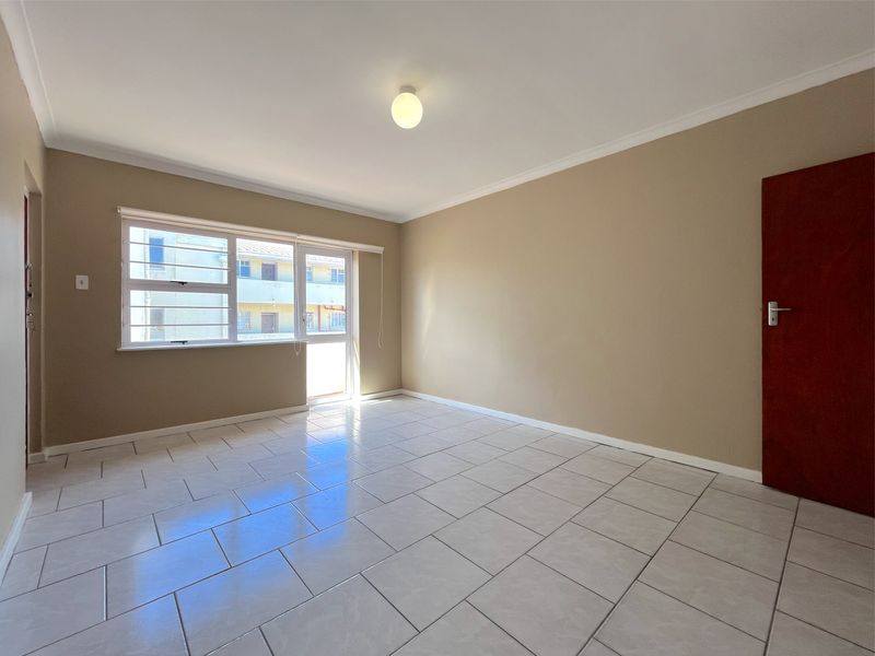 Apartment For Sale In Port Elizabeth - Photo 5