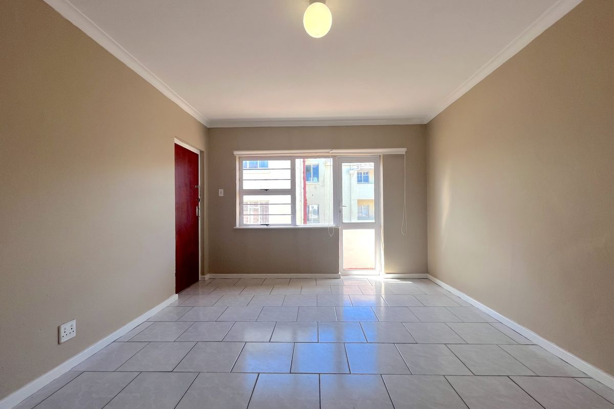 Apartment For Sale In Port Elizabeth - Photo 4