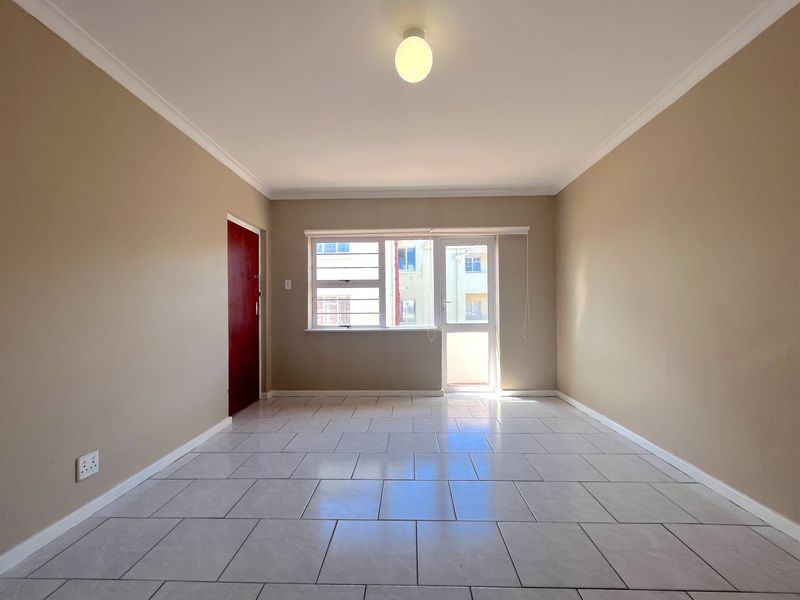 Apartment For Sale In Port Elizabeth - Photo 4