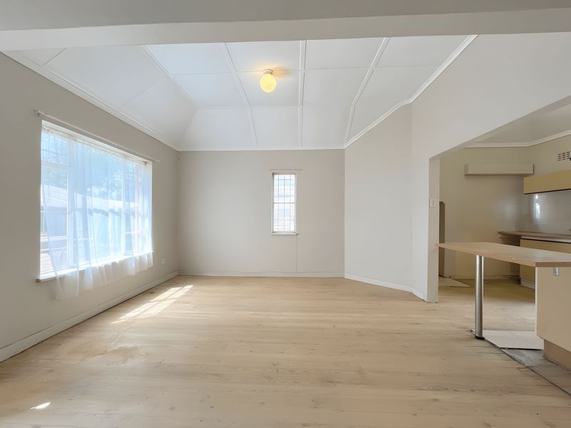 House Pending Sale In Port Elizabeth - Photo 9