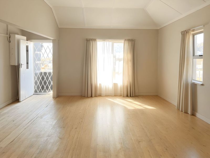 House Pending Sale In Port Elizabeth - Photo 3