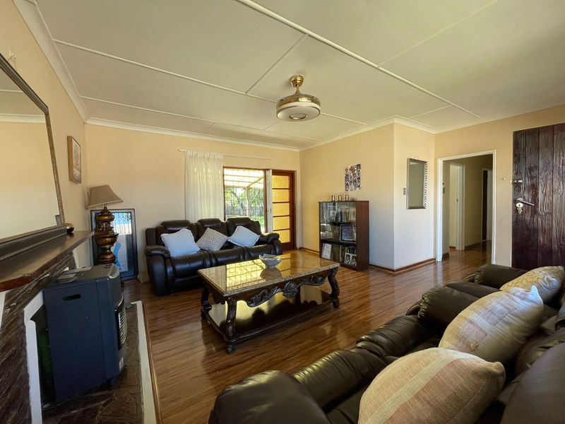 House For Sale In East London - Photo 5