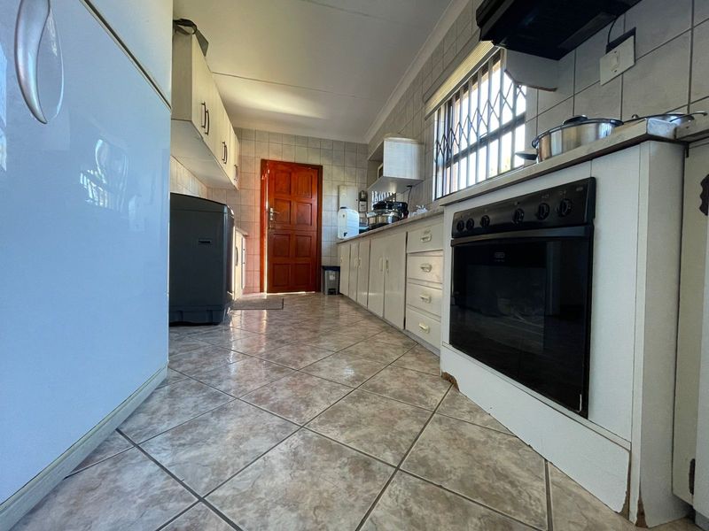 House For Sale In East London - Photo 4