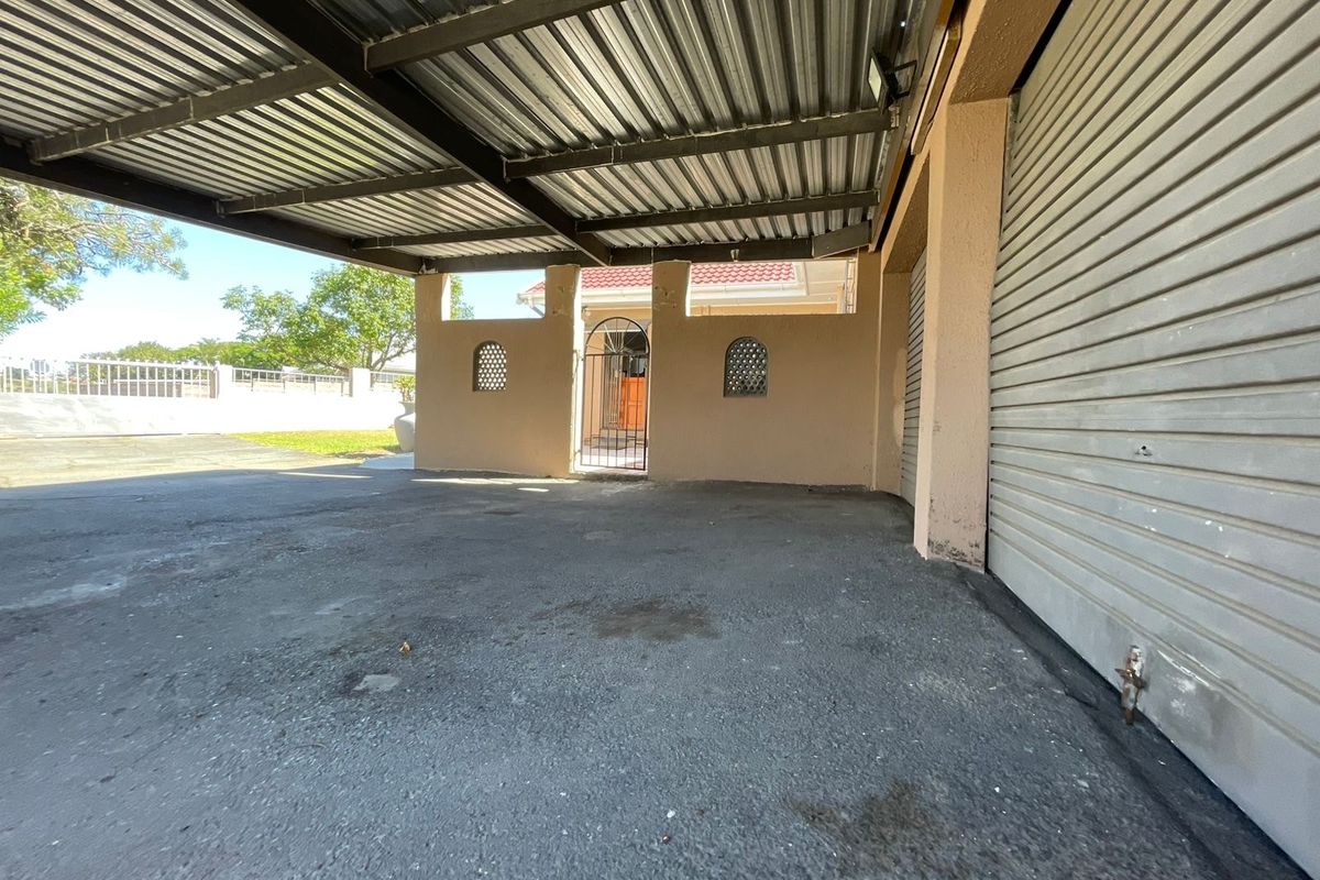 House For Sale In East London - Photo 3