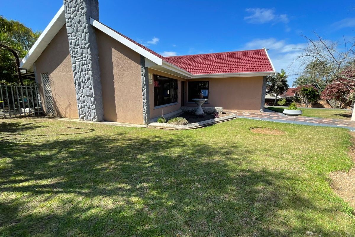 House For Sale In East London - Photo 2