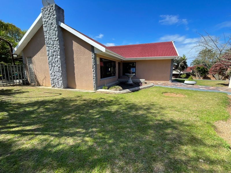 House For Sale In East London - Photo 2