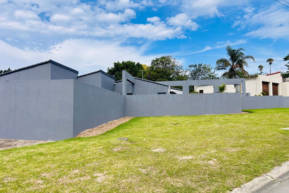 House For Sale In East London - Photo 2