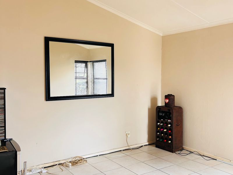 House For Sale In East London - Photo 10