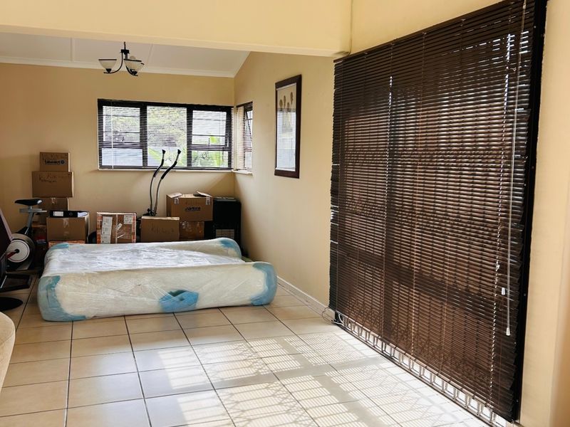 House For Sale In East London - Photo 8