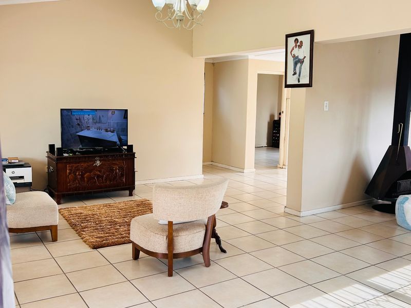 House For Sale In East London - Photo 7