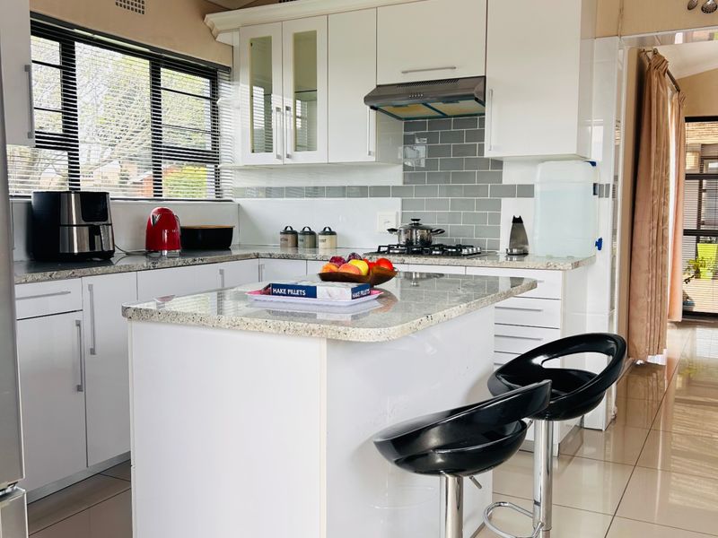 House For Sale In East London - Photo 6