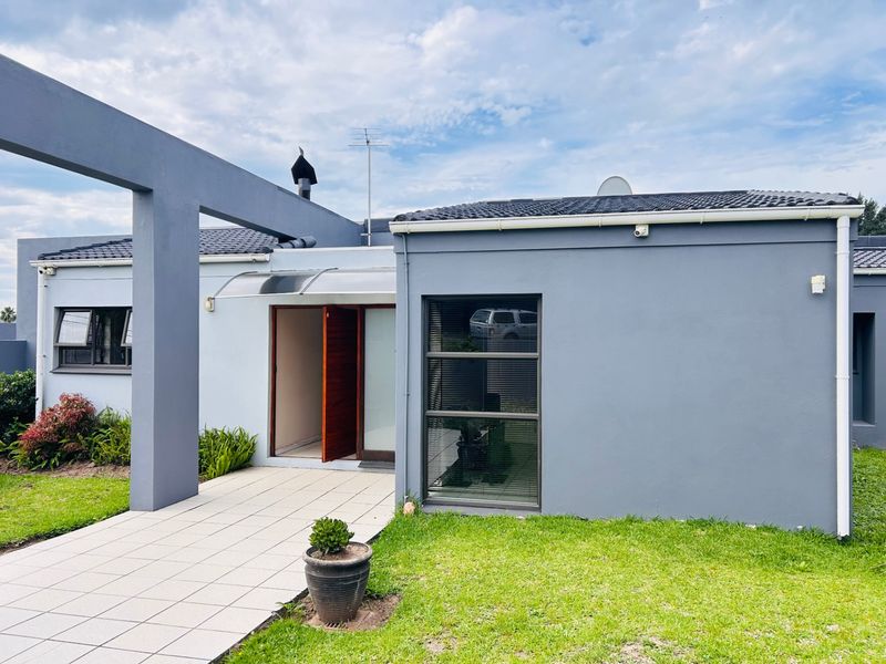 House For Sale In East London - Photo 3